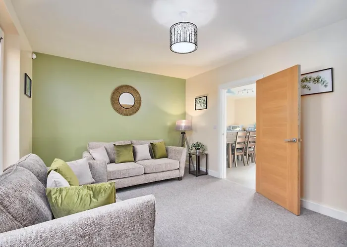 Stunning City Centre House - Parking - Garden